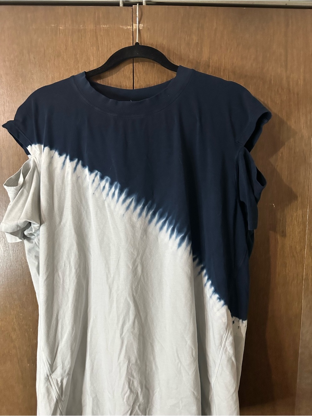 Lululemon LA All Yours Cut-Out Cold Shoulder Diagonal Navy Tie Dye Tee Sz 12 - Picture 3 of 9